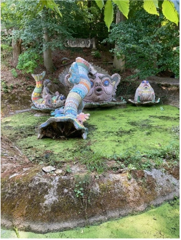Delphinbrunnen nach dem Sturm